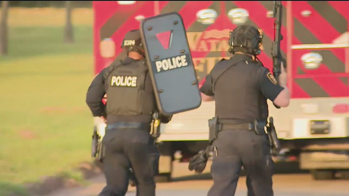 3 officers injured, 2 civilians killed in Haltom City shooting, police say